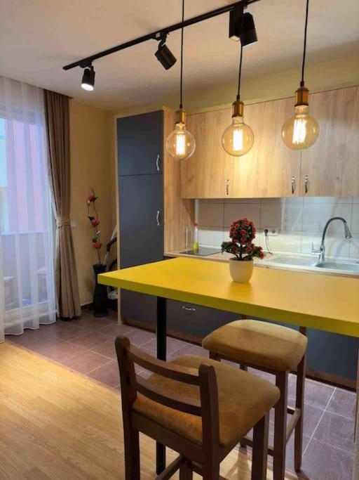 Ora-Prn,Peaceful Central Apartment Pristina Exterior foto
